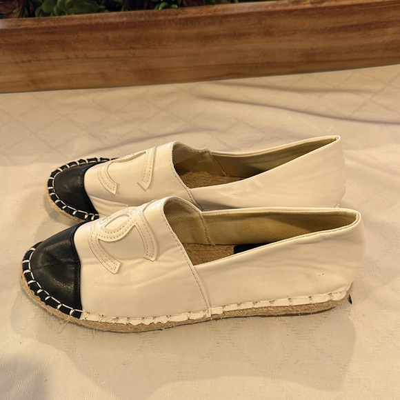 Chic Two-Tone Espadrille Flats - Picture 4 of 7